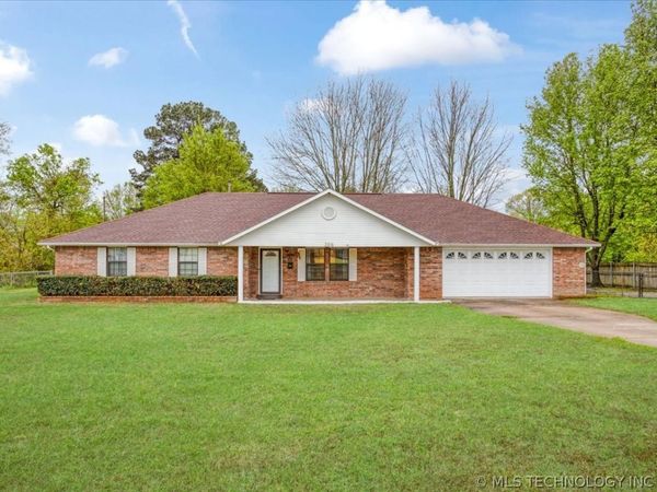 306 SE 4th Street , Antlers, OK 74523