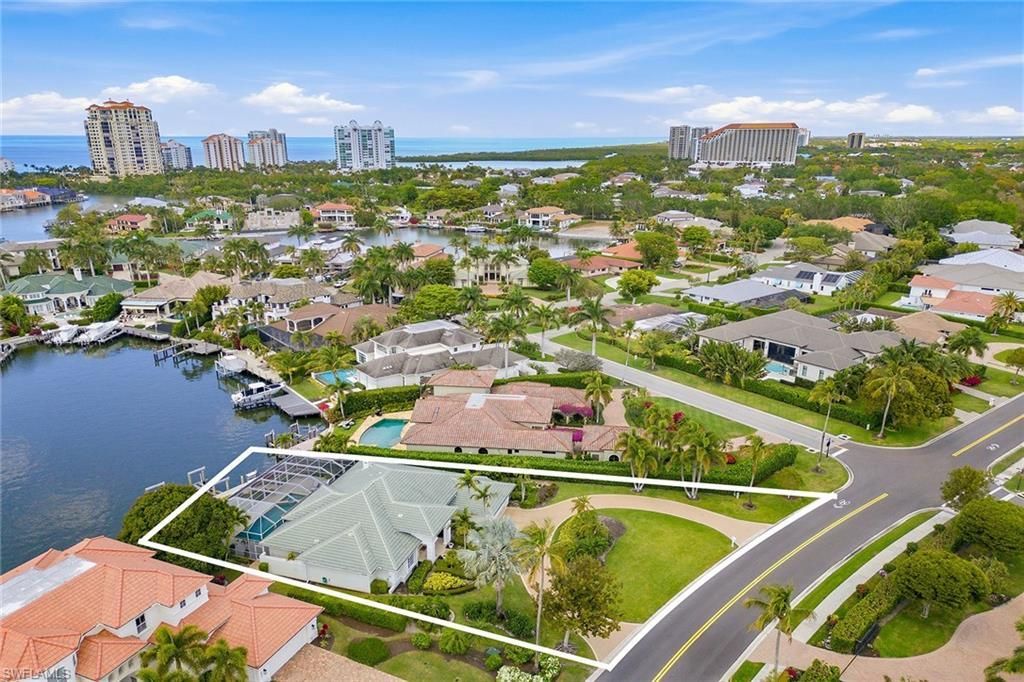 4459 Crayton Rd , Naples, FL 34103 Photo