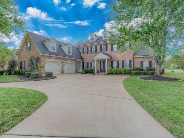 316 Autumn Ridge Drive, Bossier City, LA 71111