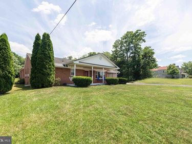 4462 MARTINSBURG PIKE , CLEAR BROOK, VA 22624