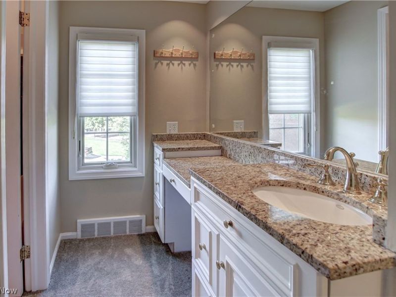 18220 Parkland Drive, Shaker Heights, OH 44122 Photo 11