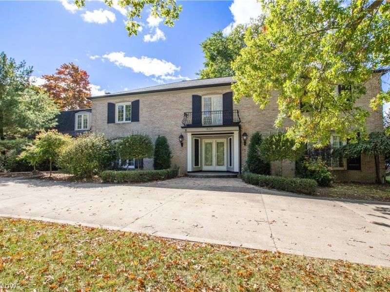 18220 Parkland Drive, Shaker Heights, OH 44122 Photo 2