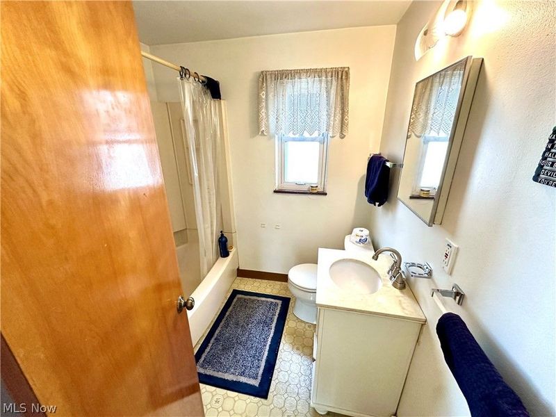 24251 Puritan Road, Euclid, OH 44123 Photo 16