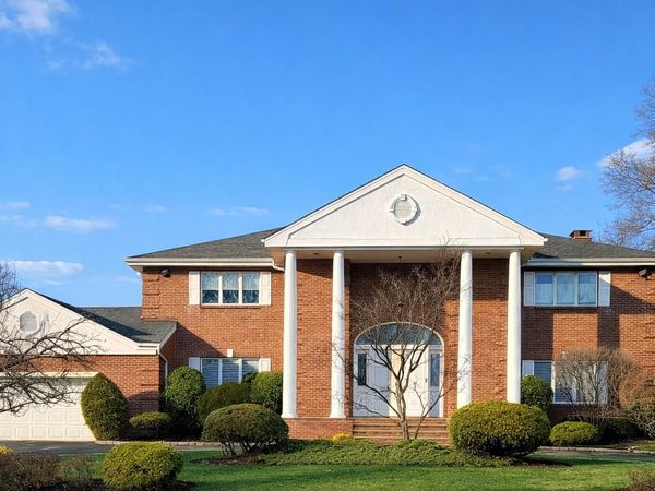 85 Meadow Woods Road, Great Neck, NY 11020