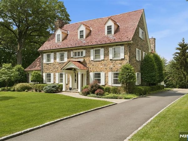 123 Highland Avenue, MILLBURN, NJ 07078