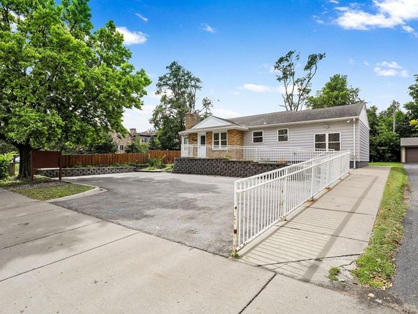 3821 W Broadway Avenue , Robbinsdale, MN 55422