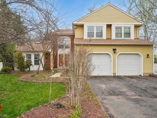 9 Chipwood Lane, North Brunswick, NJ 08902