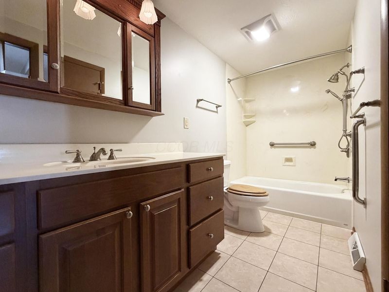 647 Mohican Way , Westerville, OH 43081 Photo 19