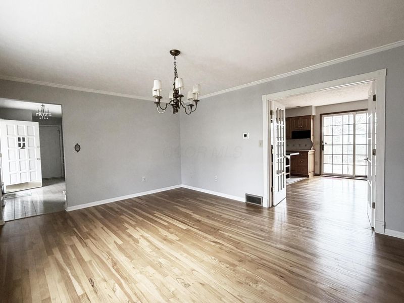 647 Mohican Way , Westerville, OH 43081 Photo 5