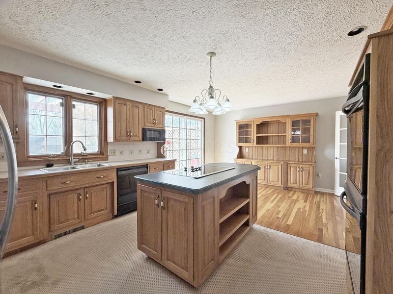 647 Mohican Way , Westerville, OH 43081 Photo 7