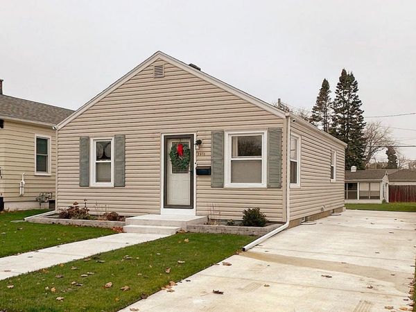 2408 Kearney Ave, Racine, WI 53403