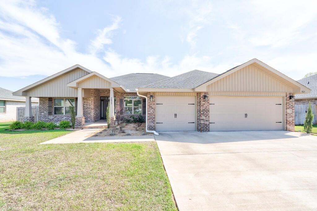 5823 Crestlake Drive, Crestview, FL 32536 Main Photo