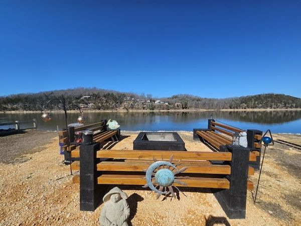 451 River Front Dr , Clifton, TN 38425