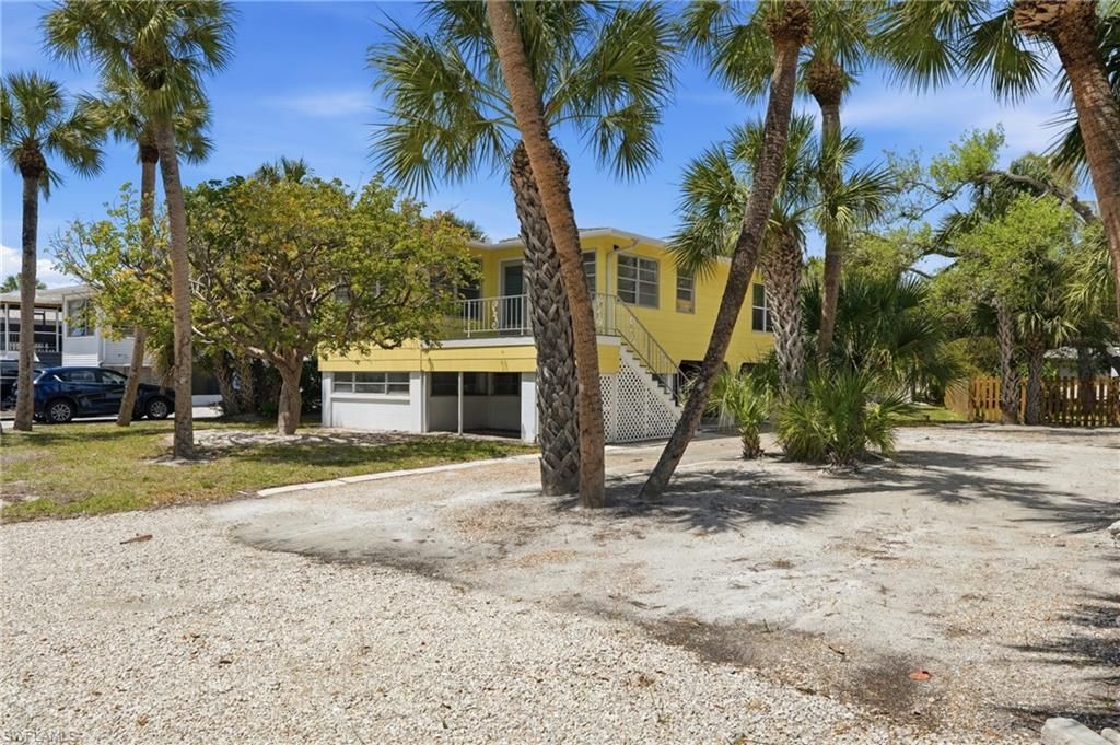 123 Andre Mar Dr, Fort Myers Beach, FL 33931 Photo