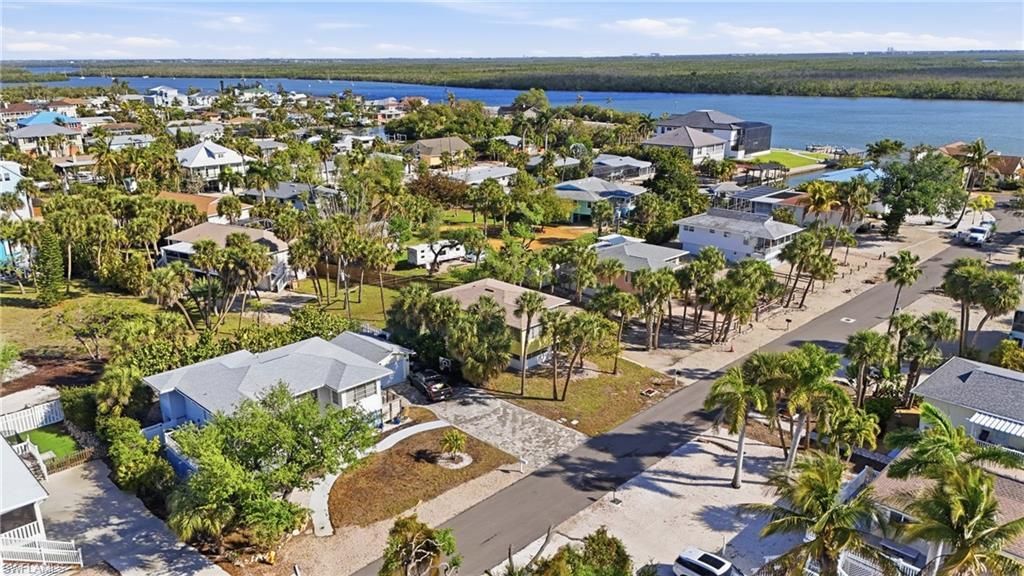 123 Andre Mar Dr, Fort Myers Beach, FL 33931 Photo