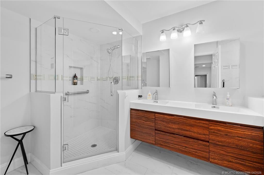 3289 NE Holly Creek Drive, Jensen Beach, FL 34957 Photo