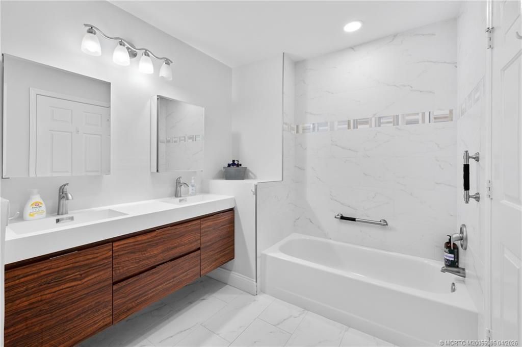 3289 NE Holly Creek Drive, Jensen Beach, FL 34957 Photo