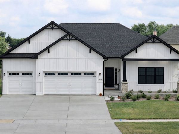 25927 W Ravine Woods Drive, Channahon, IL 60410