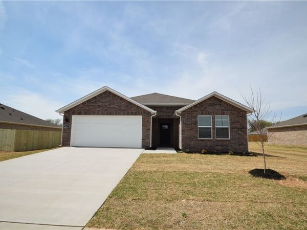 557 Colorado Street, Farmington, AR 72730