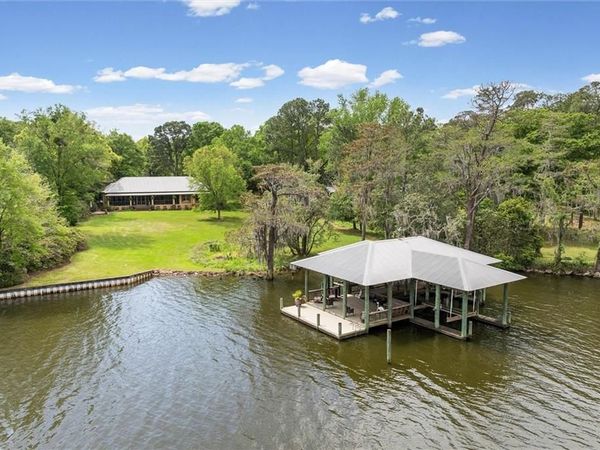 2300 Burgett Road, Mobile, AL 36605