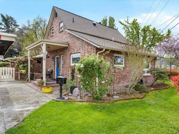 440 Bush Street, Central Point, OR 97502