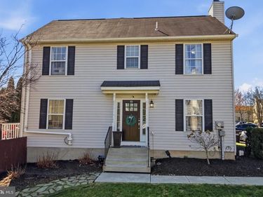 955 RAMBLEWOOD LANE, BETHLEHEM, PA 18017