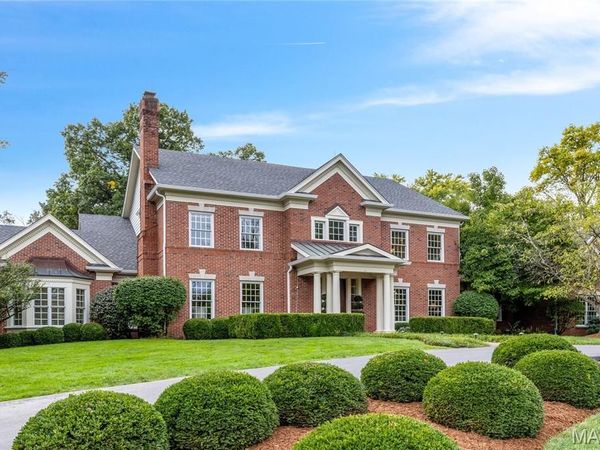 29 Muirfield Lane, Town and Country, MO 63141