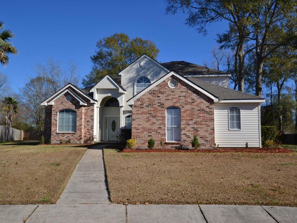 5296 Myrtle Hill Ave, Zachary, LA 70791