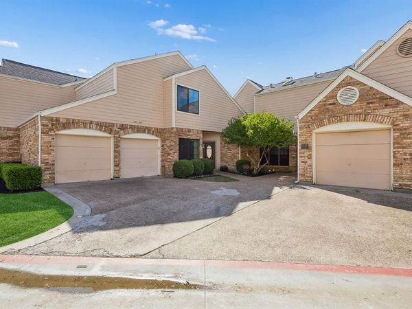 217 Cimarron Trail, Unit 5, Irving, TX 75063