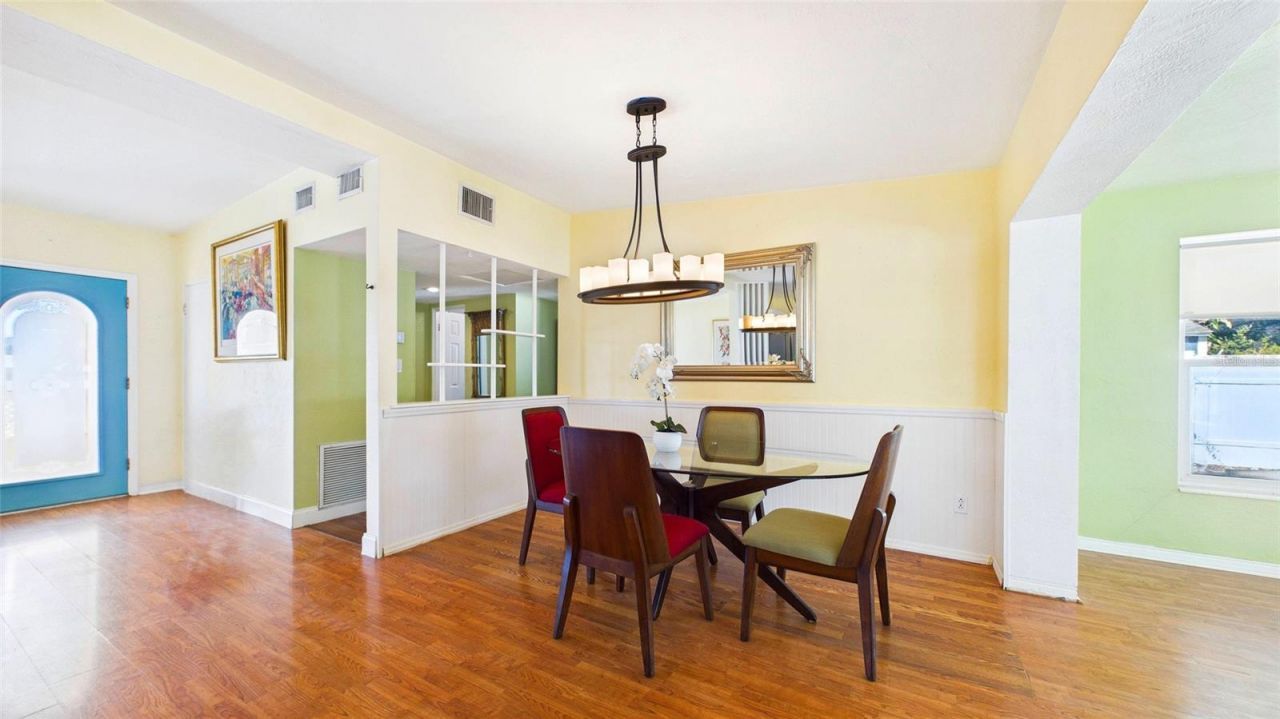 6447 17th Place N, Saint Petersburg, FL 33710 Photo