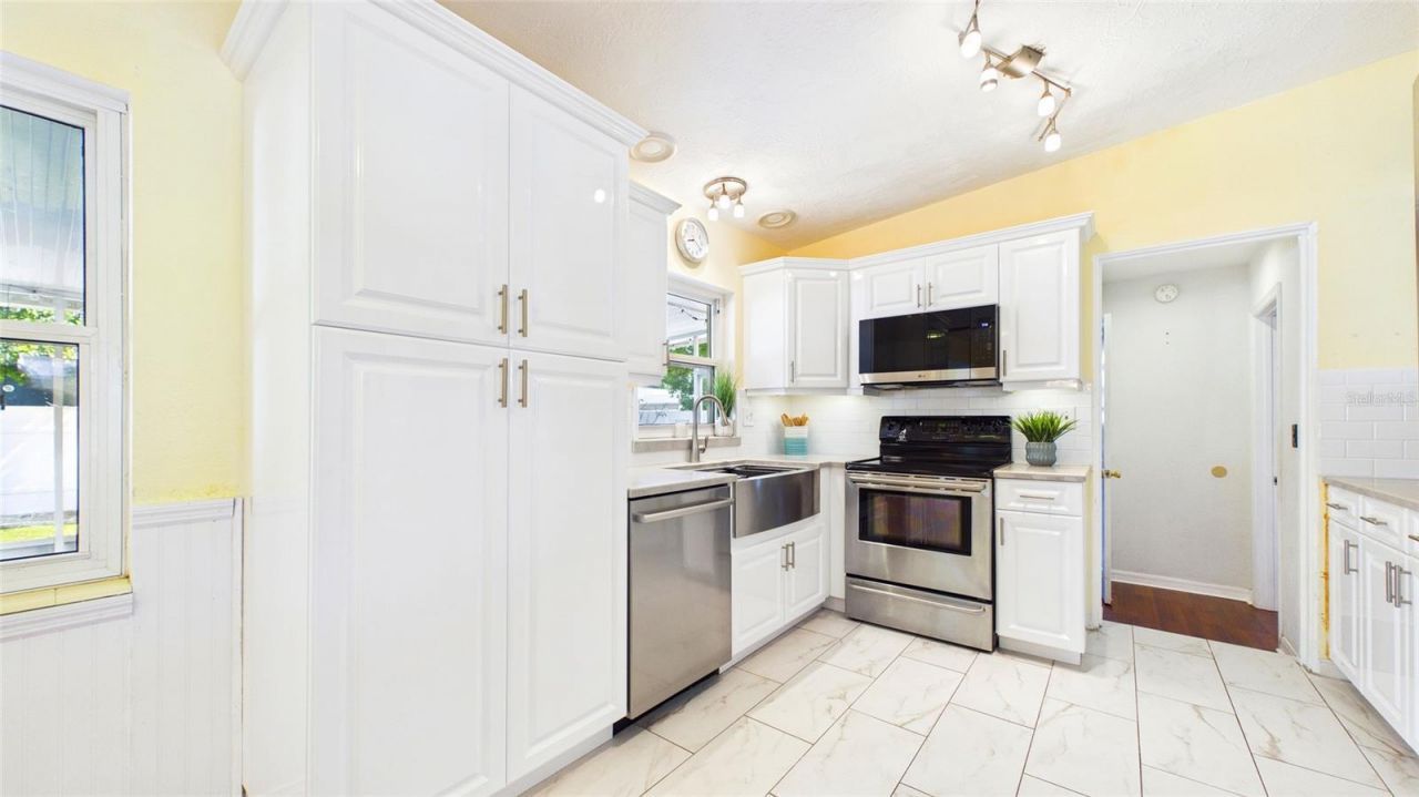 6447 17th Place N, Saint Petersburg, FL 33710 Photo