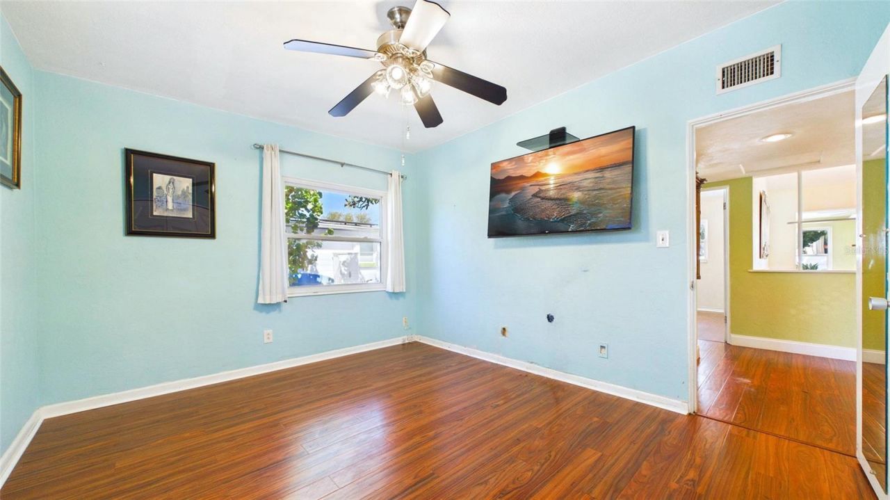 6447 17th Place N, Saint Petersburg, FL 33710 Photo