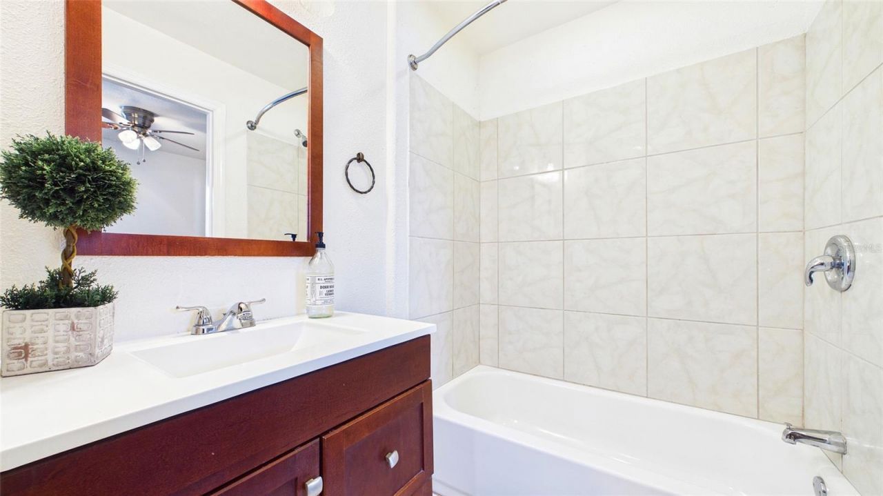 6447 17th Place N, Saint Petersburg, FL 33710 Photo