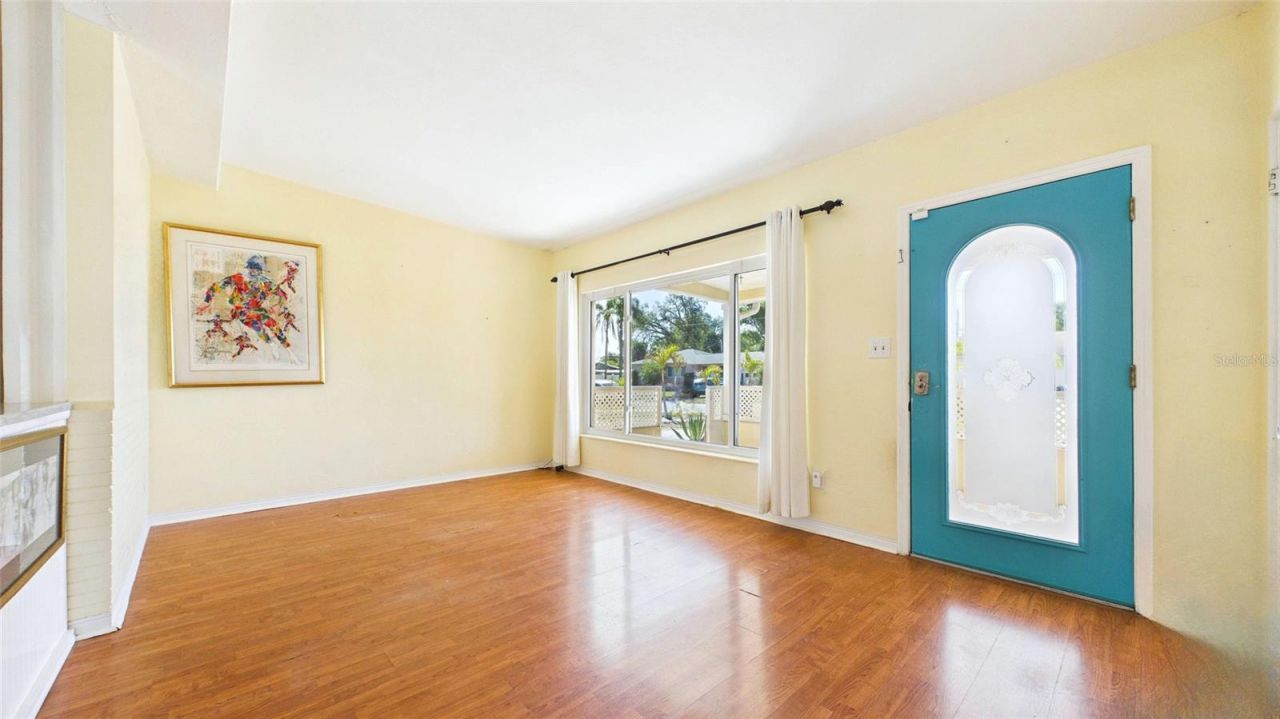 6447 17th Place N, Saint Petersburg, FL 33710 Photo