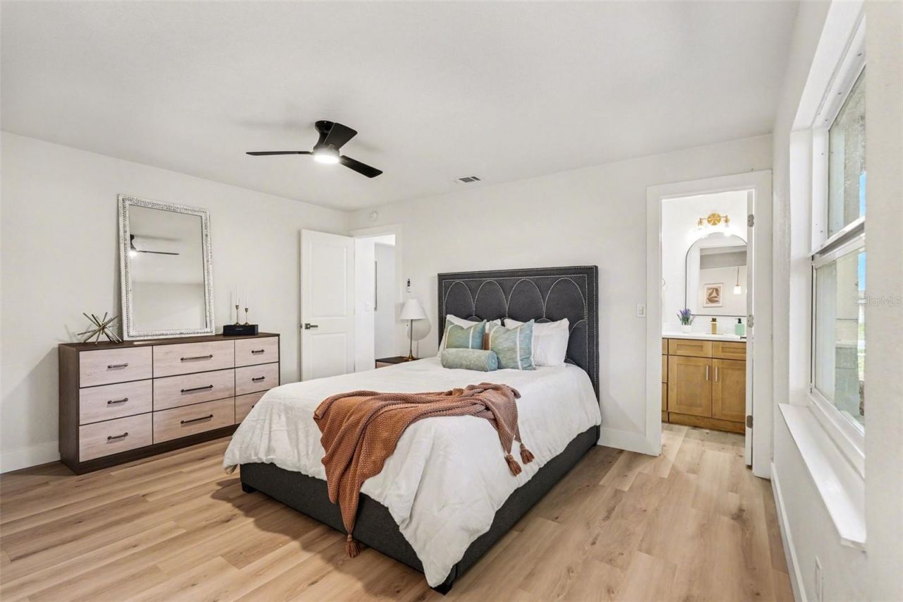 707 Queens Court, Seffner, FL 33584 Photo