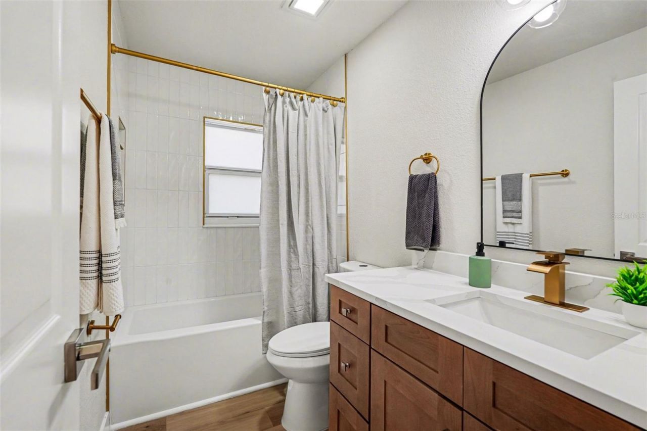 707 Queens Court, Seffner, FL 33584 Photo