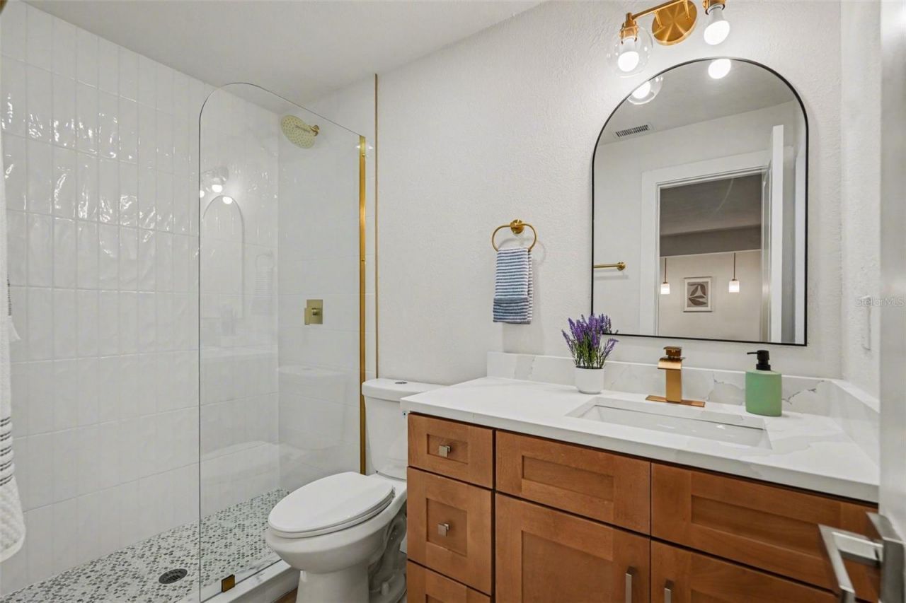 707 Queens Court, Seffner, FL 33584 Photo