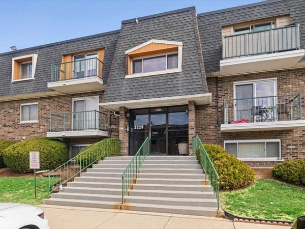 3223 W Parkway Drive , Unit 3A, Northbrook, IL 60062