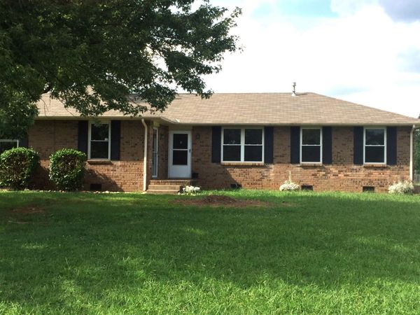 345A Caroline Dr , Murfreesboro, TN 37128