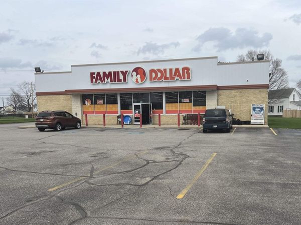 435 E Center Road, Bourbon, IN 46504