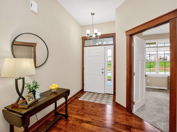 925 S 90th Street , West Des Moines, IA 50266