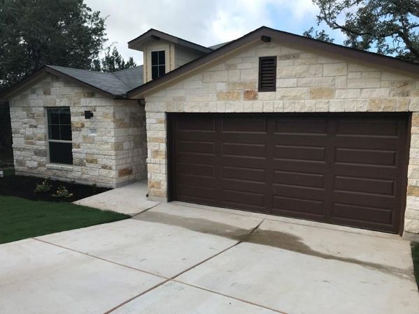 21607 Surrey LN, Lago Vista, TX 78645