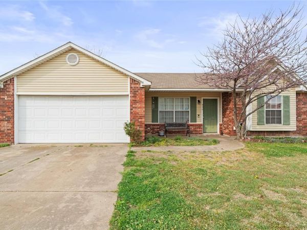 936 NW 15th Street, Moore, OK 73160