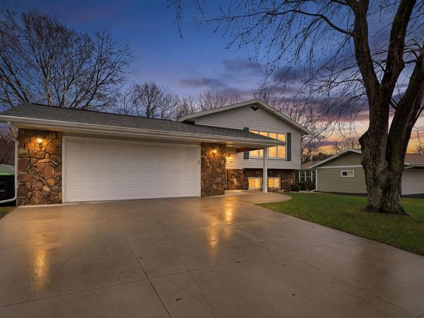 438 Emmer St, Mayville, WI 53050