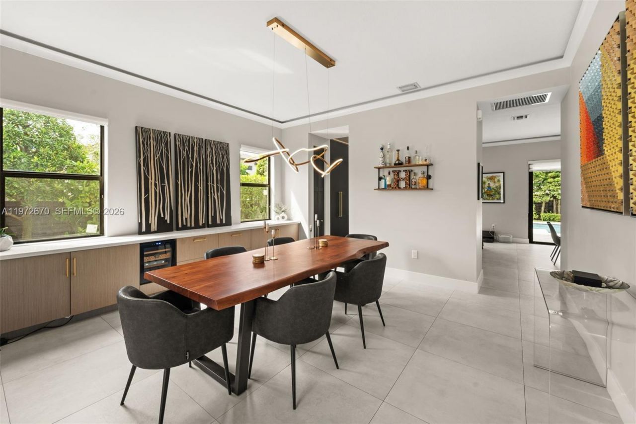 15450 NW 88th Ave, Miami Lakes, FL 33018 Photo