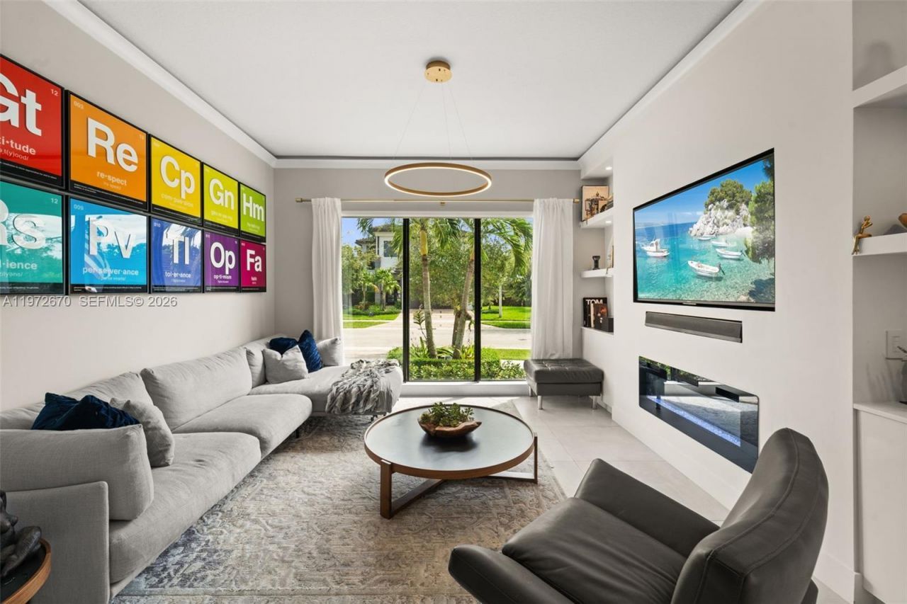 15450 NW 88th Ave, Miami Lakes, FL 33018 Photo