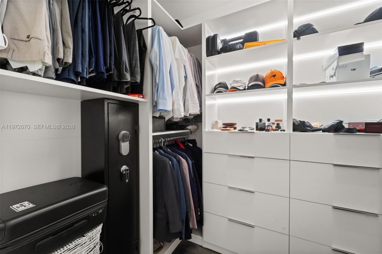 15450 NW 88th Ave, Miami Lakes, FL 33018 Photo