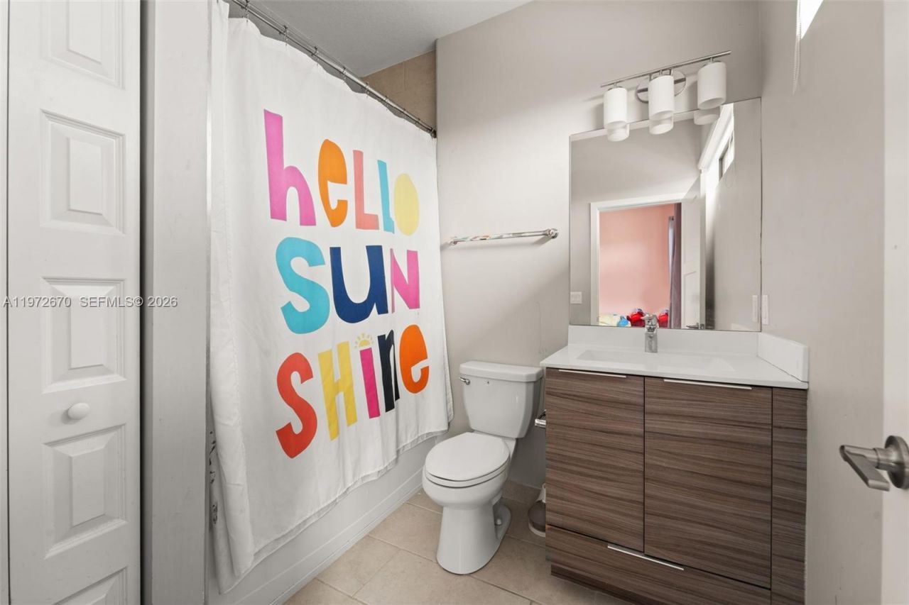 15450 NW 88th Ave, Miami Lakes, FL 33018 Photo