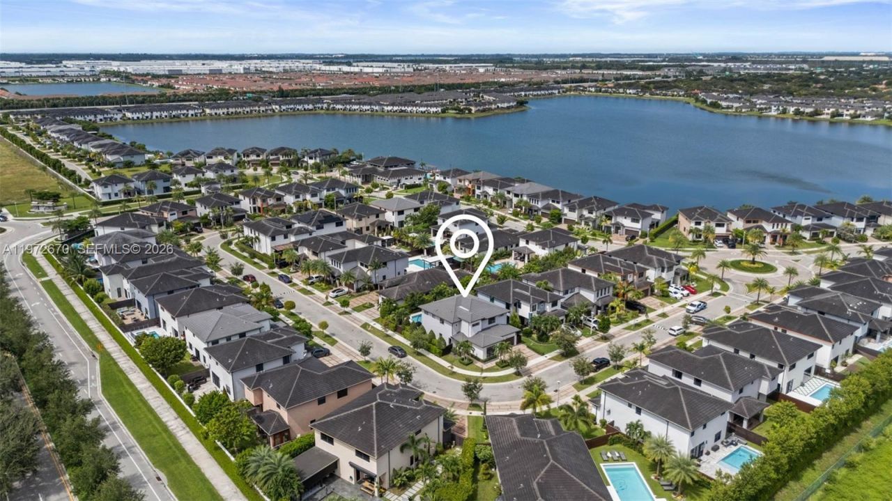 15450 NW 88th Ave, Miami Lakes, FL 33018 Photo