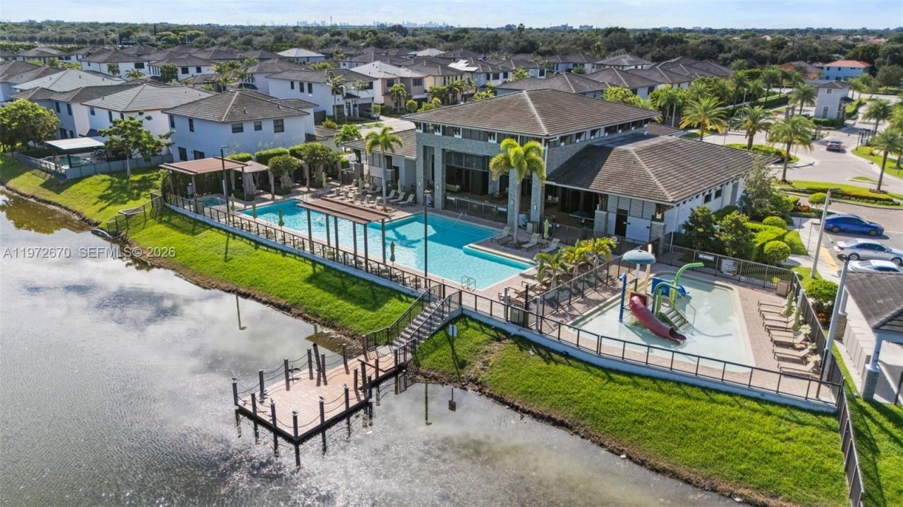 15450 NW 88th Ave, Miami Lakes, FL 33018 Photo